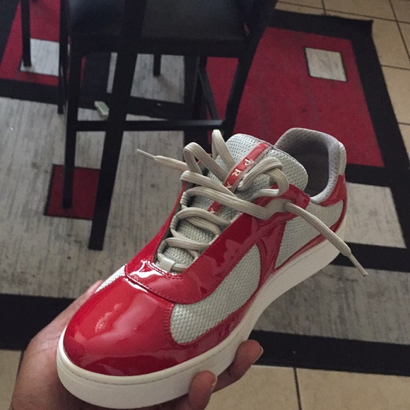 8 1/2 man Prada sneaker - Picture 2 of 6